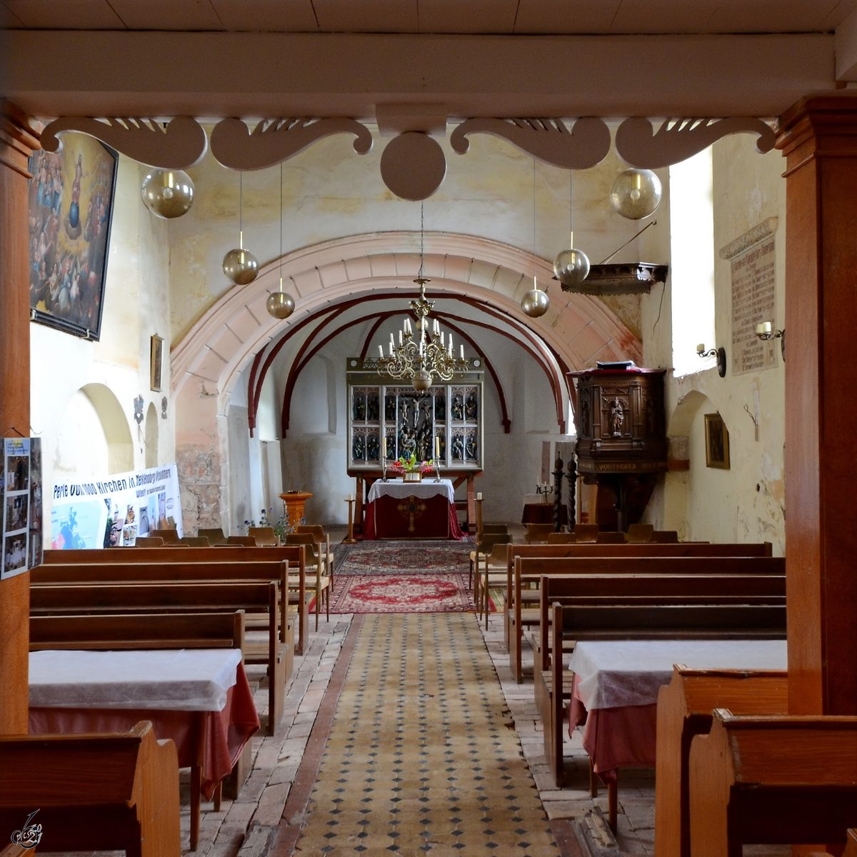Blick ins Innere der Dorfkirche in Weitendorf. (August 2013)
