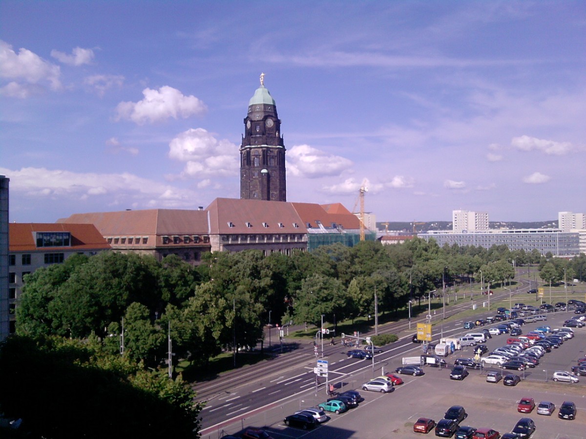 Blick von Karstadt auf das Rathaus am Pirnaischen Platz in Dresden am 09.06.2012