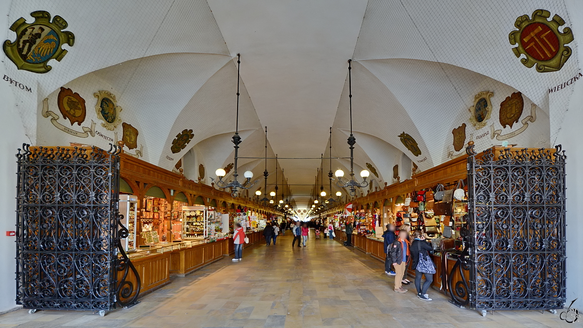 Blick in die Krakauer Tuchhallen. (Mrz 2014)