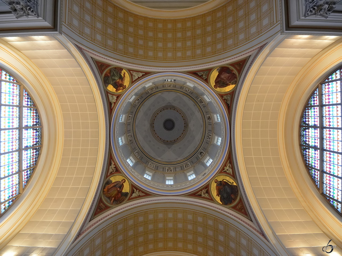 Blick in die Kuppel der St.Nikolaikirche Mitte Oktober 2013 am Alten Markt in Potsdam.