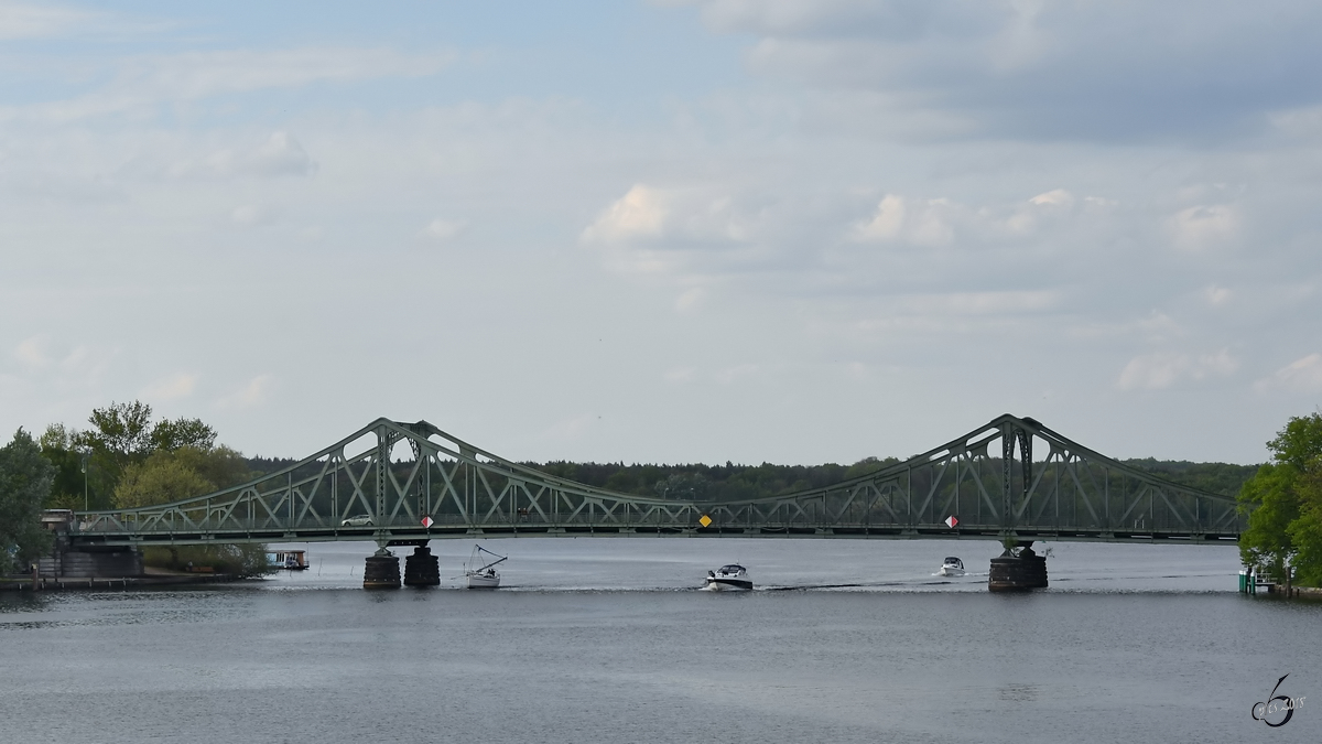 Blick vom Park Babelsberg auf die Glienicker Brcke. (Berlin, April 2018)