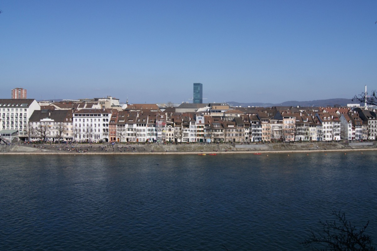 Blick vom Rheinspring in Richtung Messeturm (Basel, 16.03.2014)