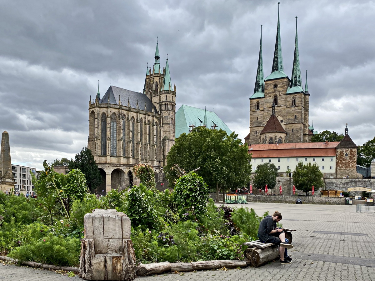 Blick in Richtung  Erfurter Dom ber den Domplatz am 26. August 2020.