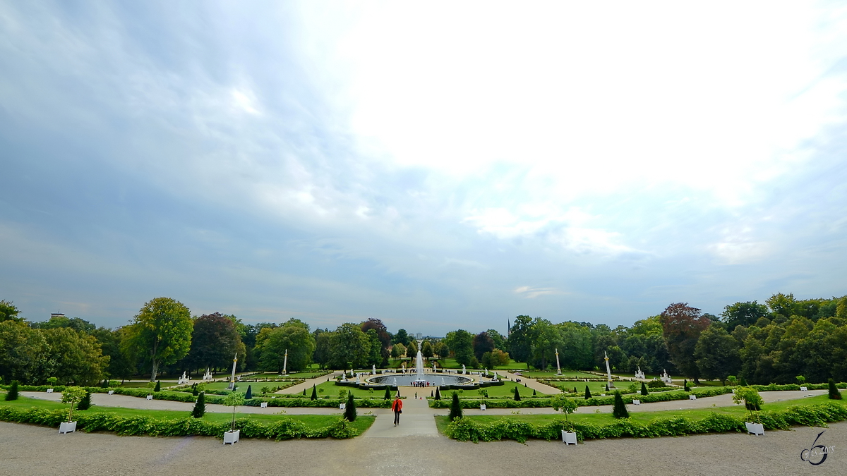 Blick vom Schloss auf die Groe Fontne im Park Sanssouci. (Potsdam, September 2012)