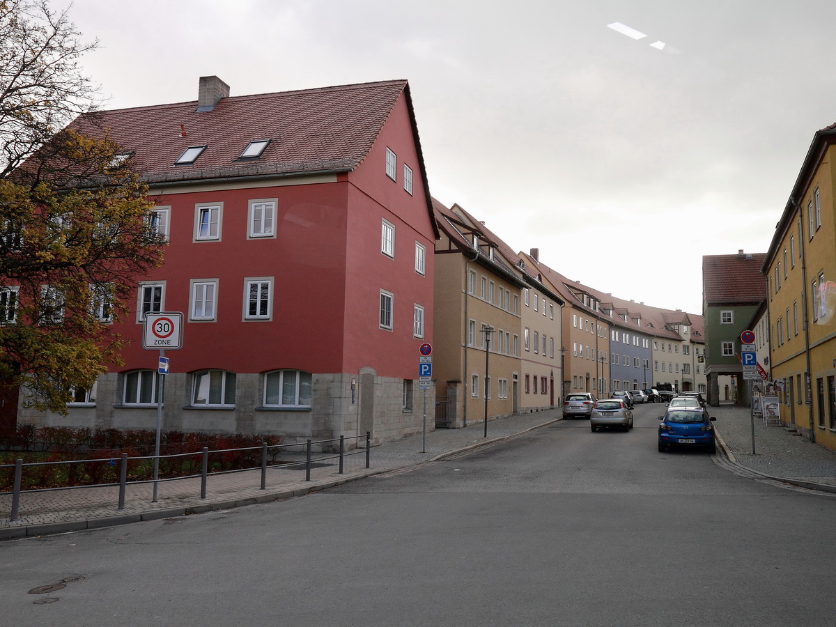 Blick in die Schwanseestr. in Weimar am 23. Oktober 2015.

