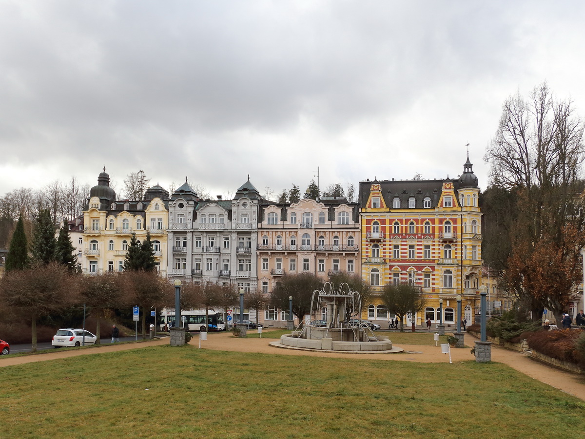 Blick in die Stadt von den Hauptkolonnade in Marienbad am 21. Februar 2020.