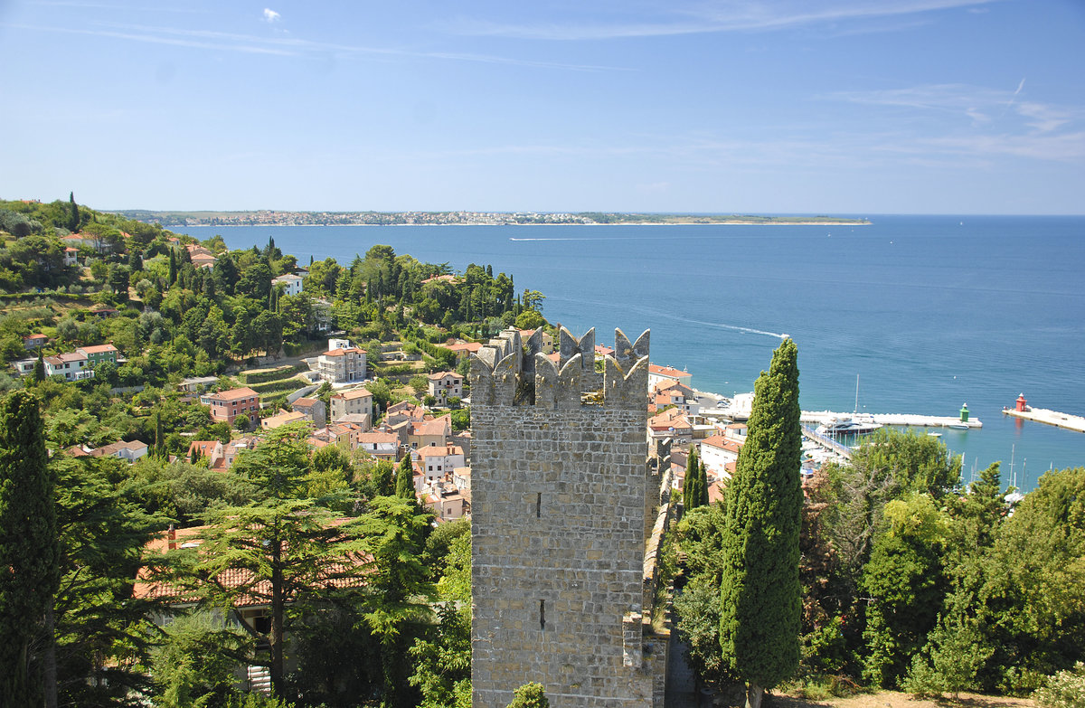 Blick von der Stadtmauer in Piran. Aufnahme: 26. Juli 2016.