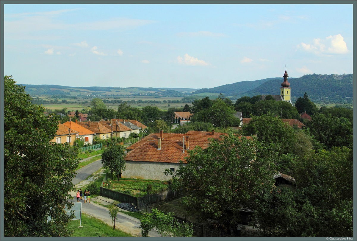 Blick ber das Dorf Bdvaszilas nahe der Grenze zur Slowakei. (19.08.2014)