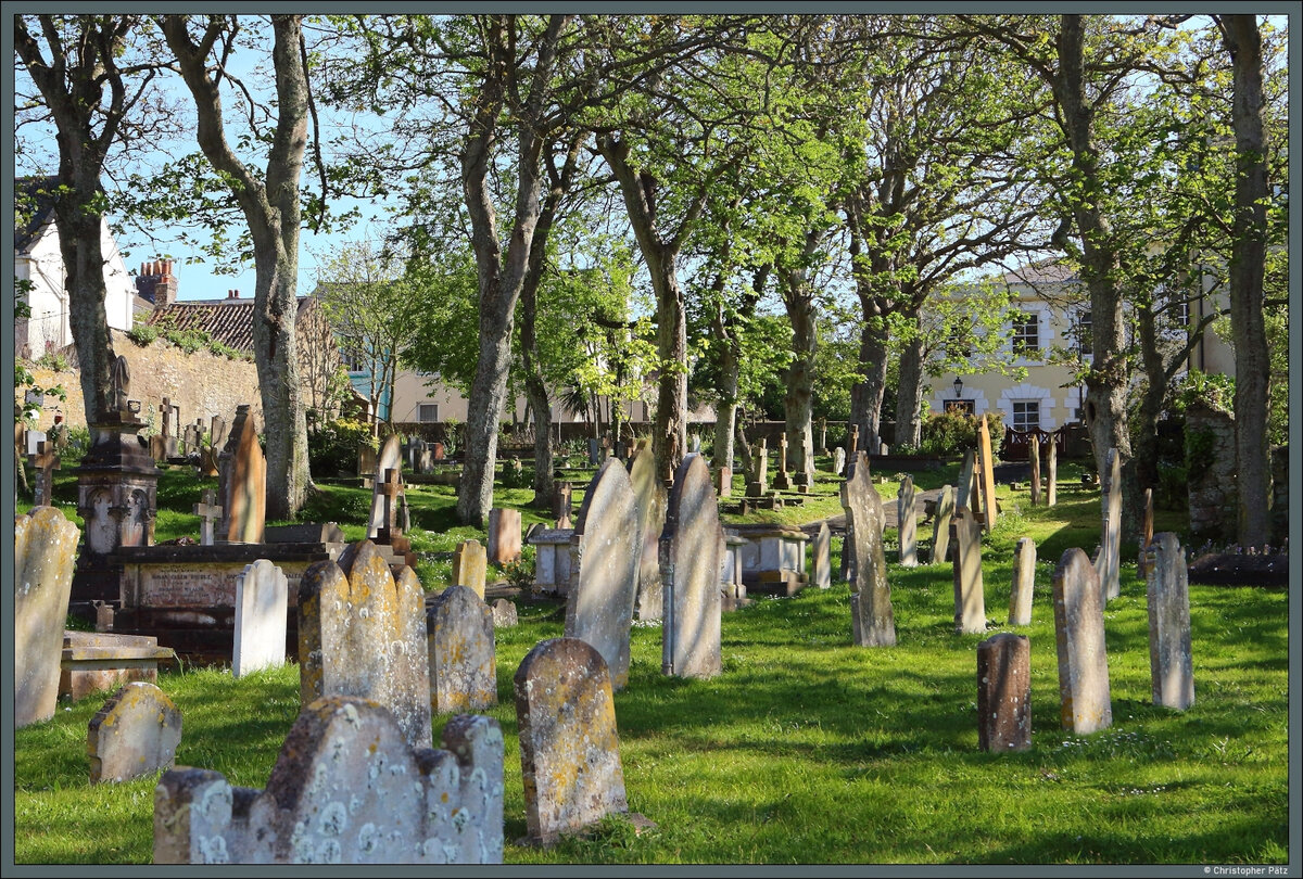 Blick �ber den Friedhof der St. Anne's Church auf Alderney. (01.05.2026)