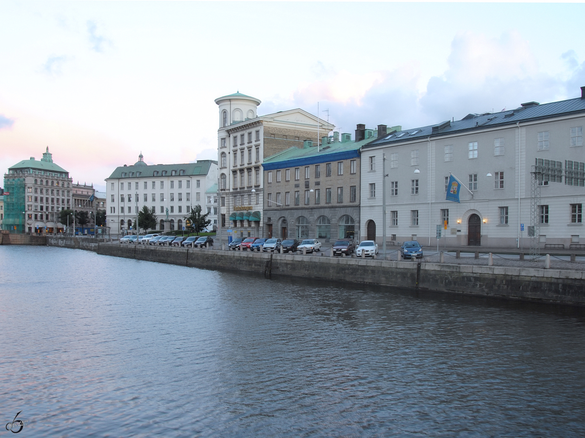 Blick ber den Kanal auf die Sdliche Hafenstrae in Gteborg (August 2010)