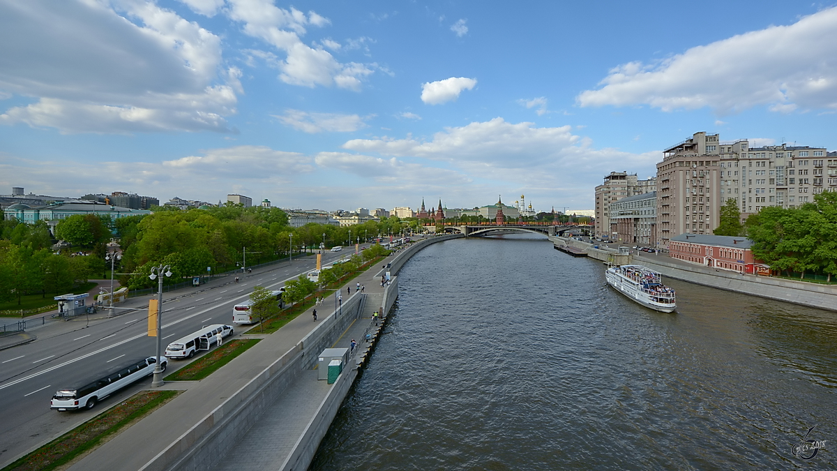 Blick ber die Moskva auf das Zentrum der russischen Hauptstadt. (Mai 2016)