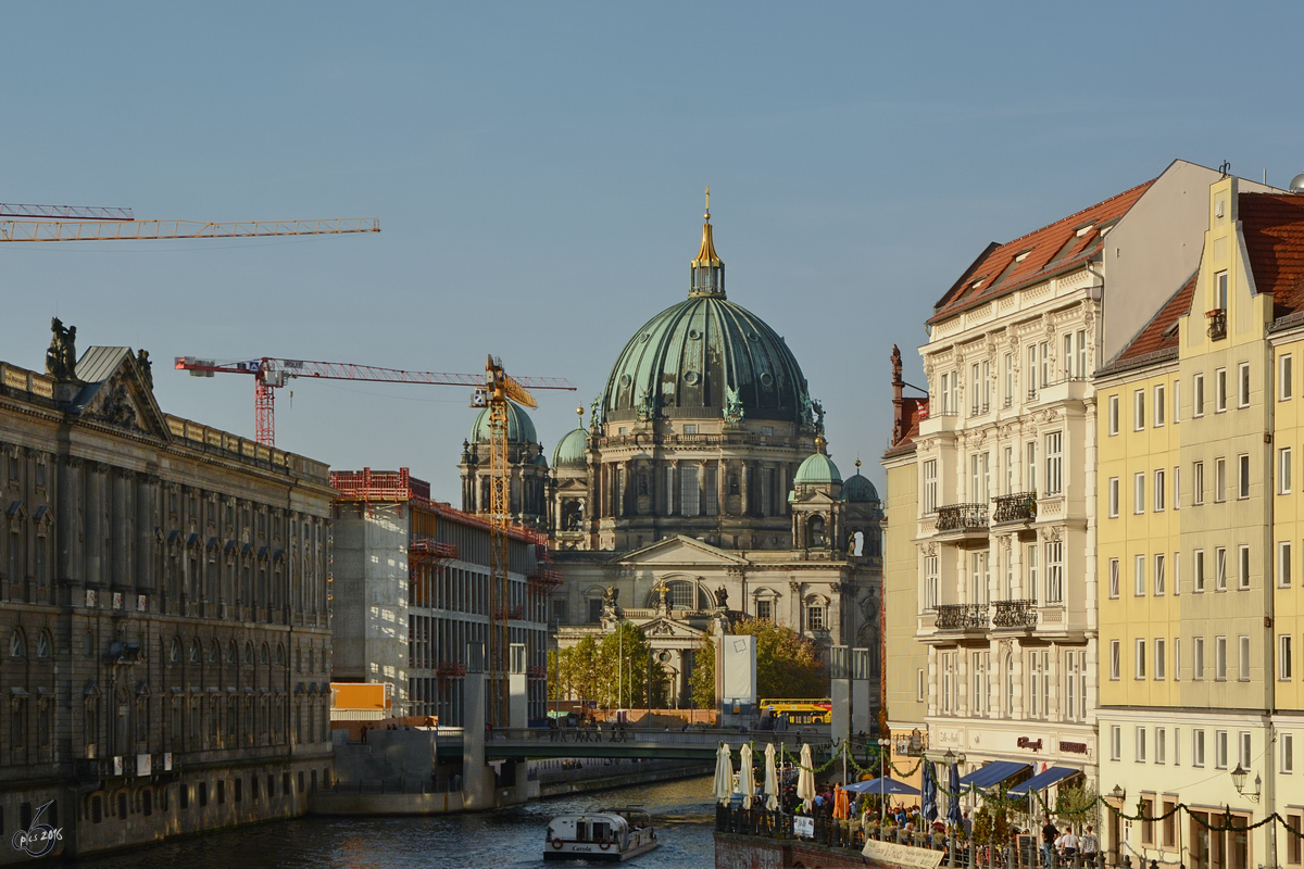 Blick ber die Spree auf den Berliner Dom. (Berlin-Mitte, November 2014)