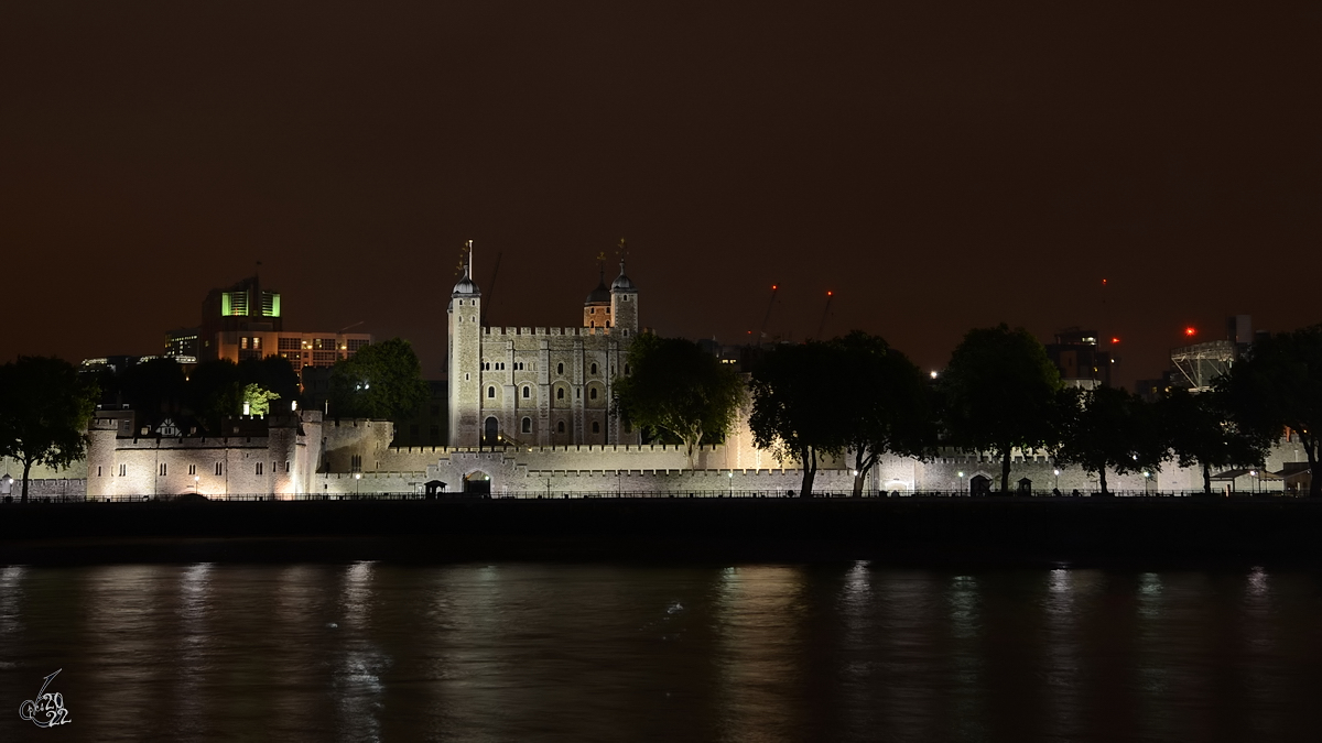 Blick ber die Themse auf den Tower von London. (September 2013)