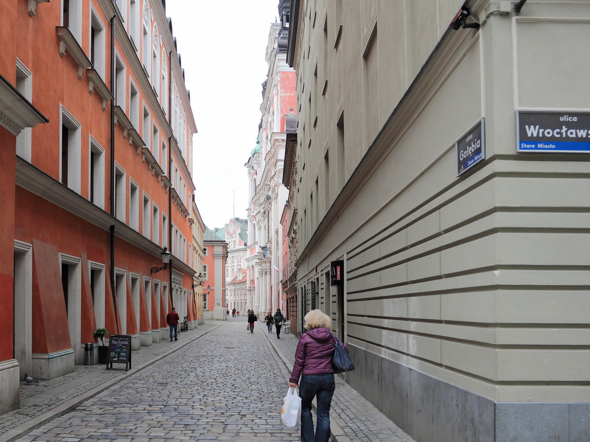 Blick von der Wrocławska  in die Golebia in Poznań, (Posen) am 28. April 2017.