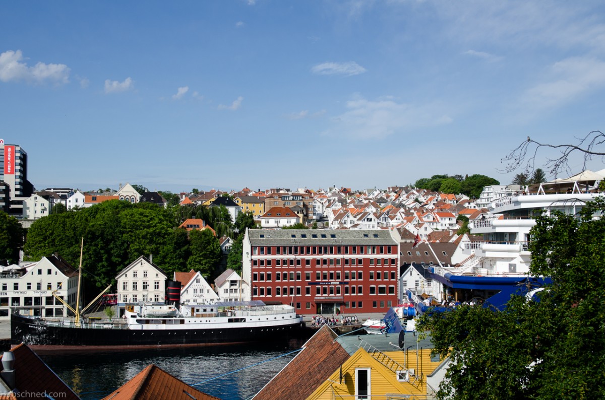 Blick zur Altstad von Stavanger vom Valbergtårnet aus. Aufnahmedatum 10. Juni 2014