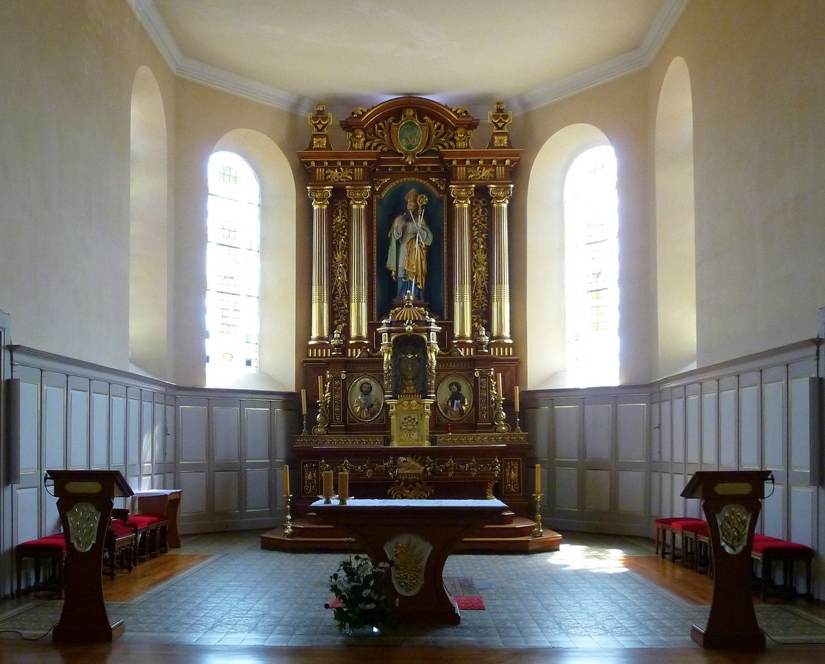 Blodelsheim, der Hochaltar in der Kirche St.Blasius, Juni 2017