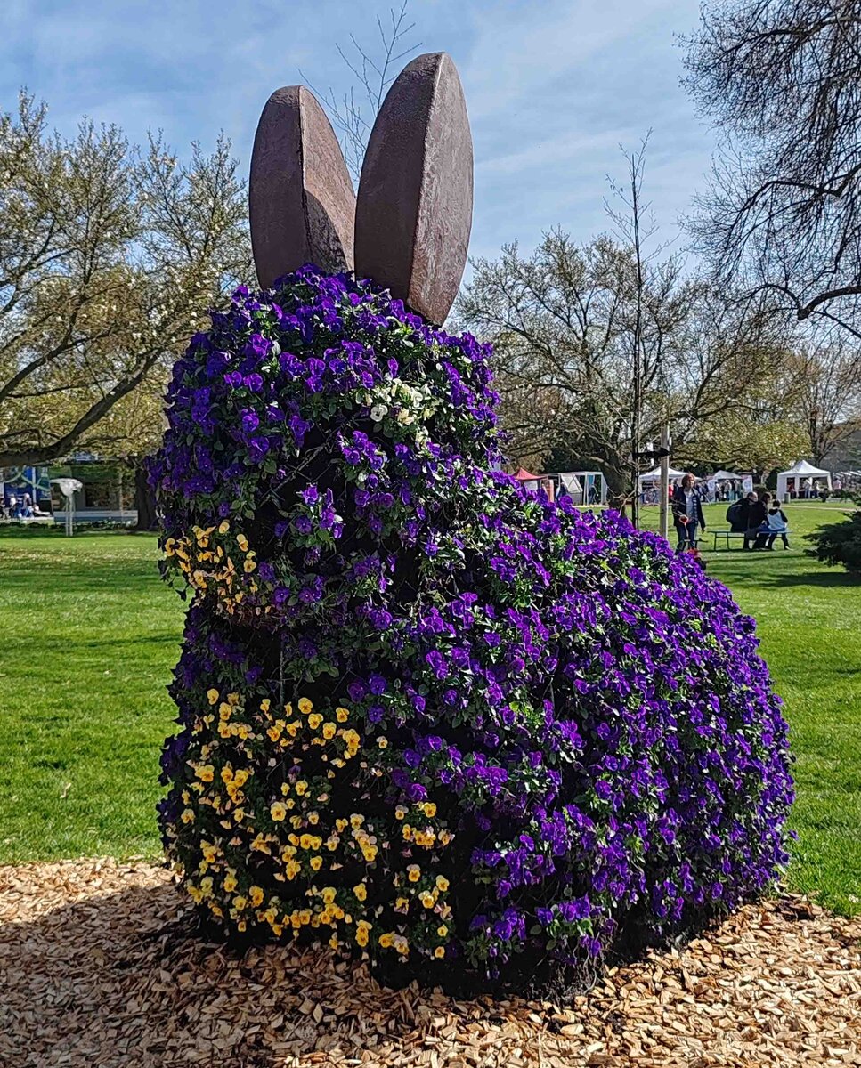 Blumenschmuck in Erfurter EGA-Park im April 2025