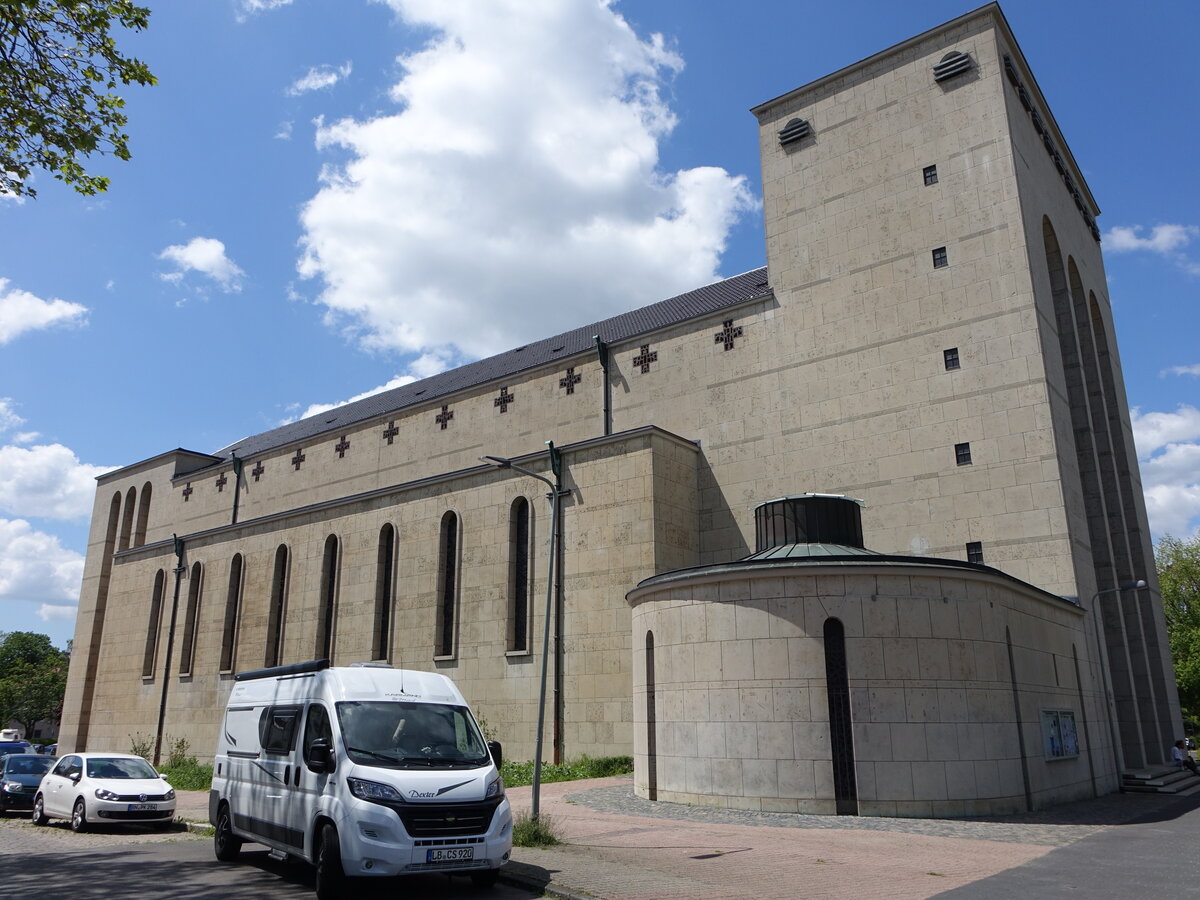 Bockenheim, Frauenfriedenskirche, erbaut von 1927 bis 1929 durch den Architekten Hans Herkommer (30.05.2021)