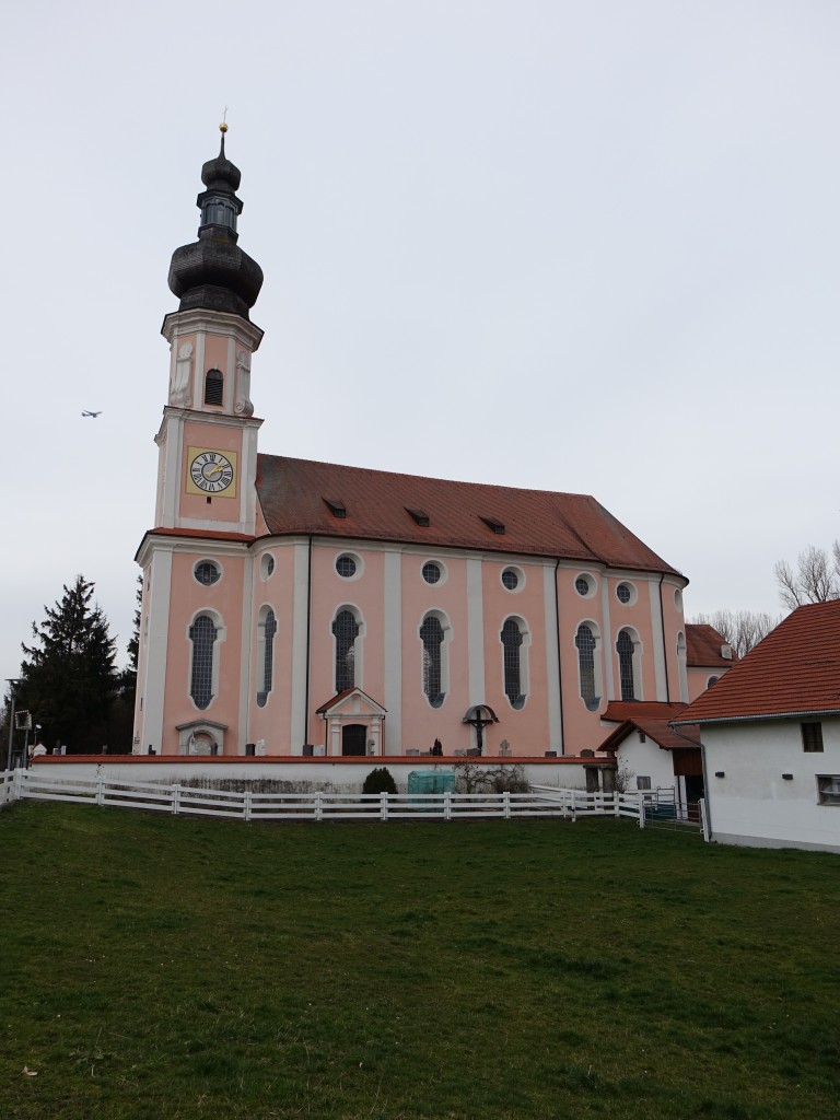 Bockhorn, Maria Heimsuchung Kirche, sptbarocker Saalbau mit eingezogenem halbrundem Chor und Spindelhelm, erbaut ab 1712 durch Anton Kogler (29.02.2016)