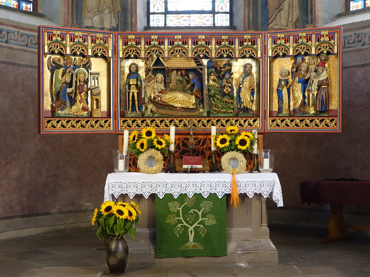 Bodenwerder, Flgelaltar aus dem 15. Jahrhundert in der Klosterkirche St. Marien (06.10.2021)