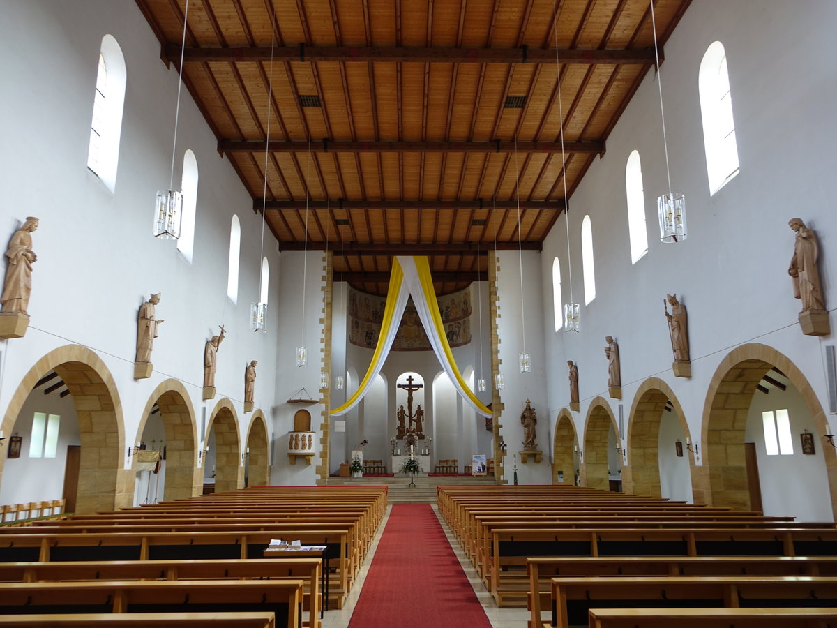 Bodenwhr, neuromanischer Innenraum der St. Barbara Kirche (03.06.2017)