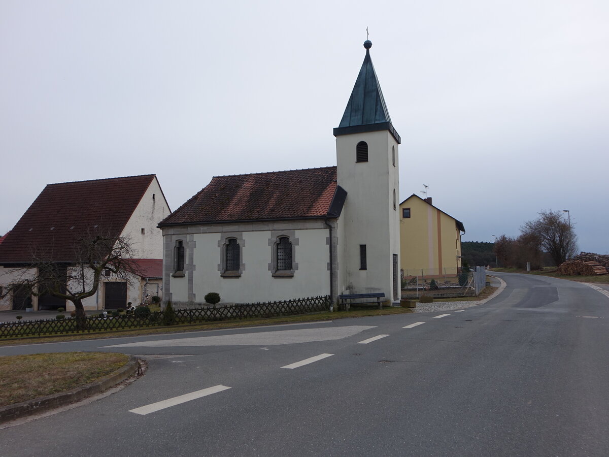 Bsenbechhofen, Marienkapelle, Saalbau mit eingezogenem Chor und Fassadenturm, erbaut 1904 (11.03.2018)