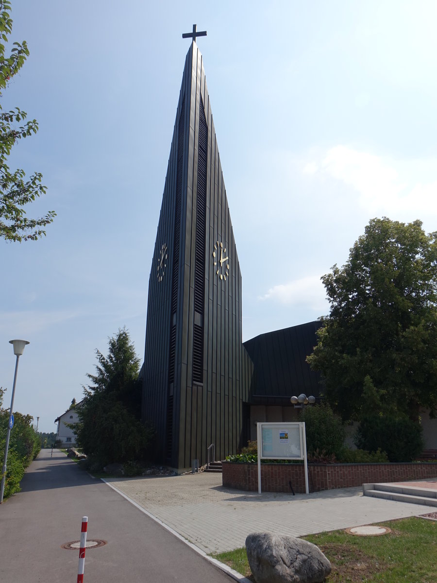 Bsingen, kath. Pfarrkirche St. Wendelinus, erbaut von 1980 bis 1982 (19.08.2018)