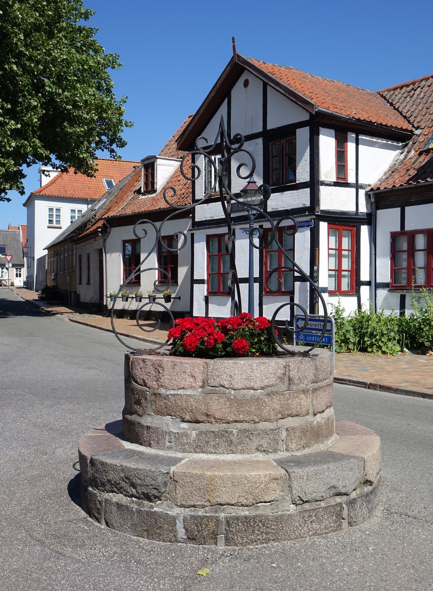 Bogense, alter Brunnen in der Adelgade Straße (06.06.2018)
