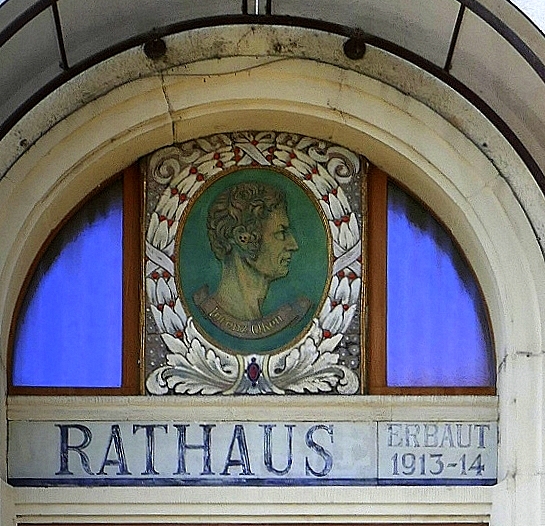 Bohlsbach, das Bild im Eingang zum Rathaus zeigt den 1779 hier geborenen Lorenz Oken, berhmter Naturforscher und Grnder der Universitt Zrich, Sept.2021