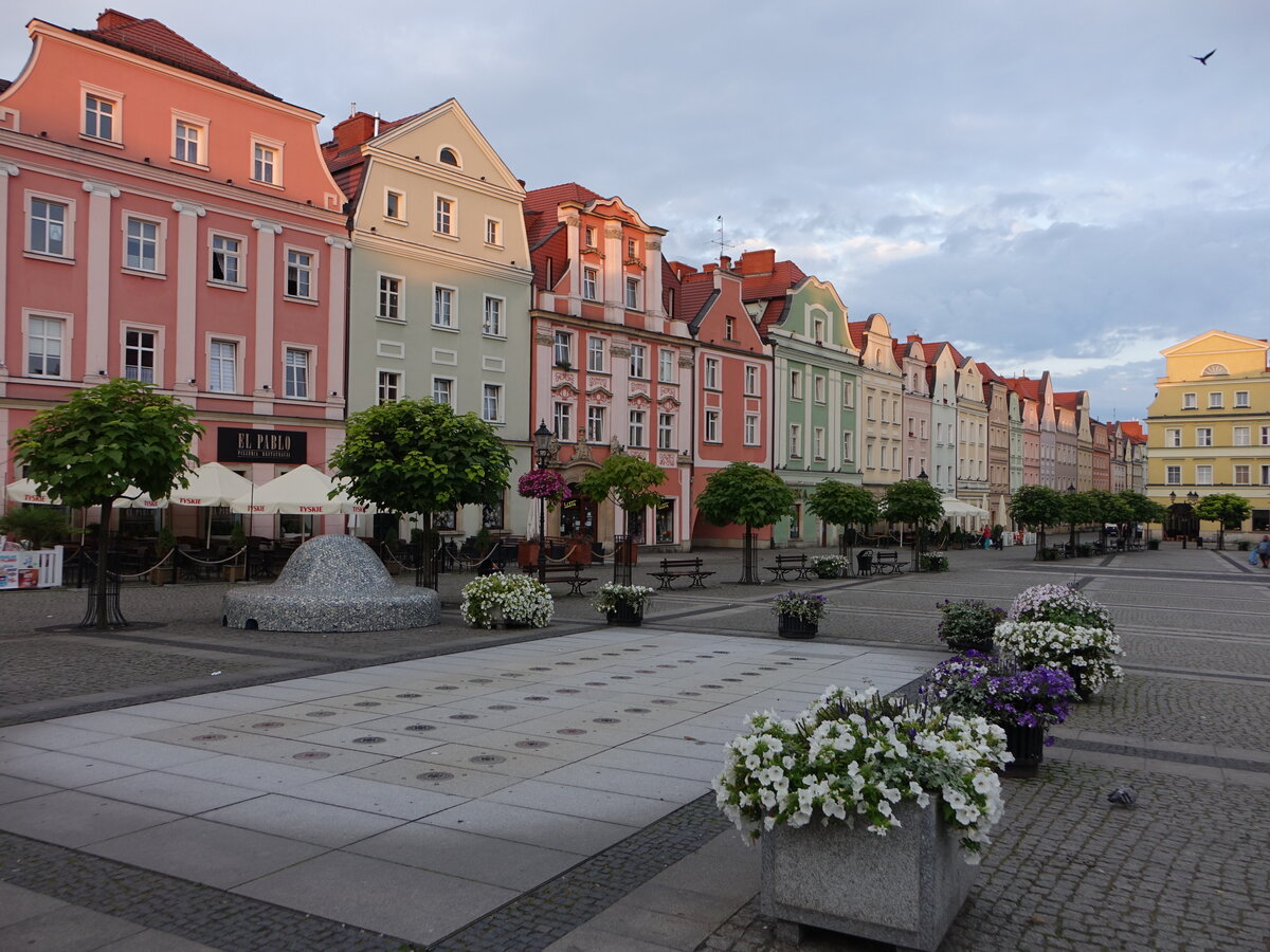 Boleslawiec / Bunzlau, Giebelhuser am Rynek Platz (11.09.2021)