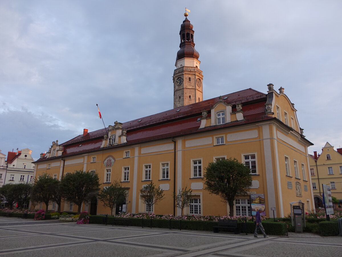 Boleslawiec / Bunzlau, Rathaus am Rynek Platz, erbaut im 15. Jahrhundert, Umbau 1776 (11.09.2021)
