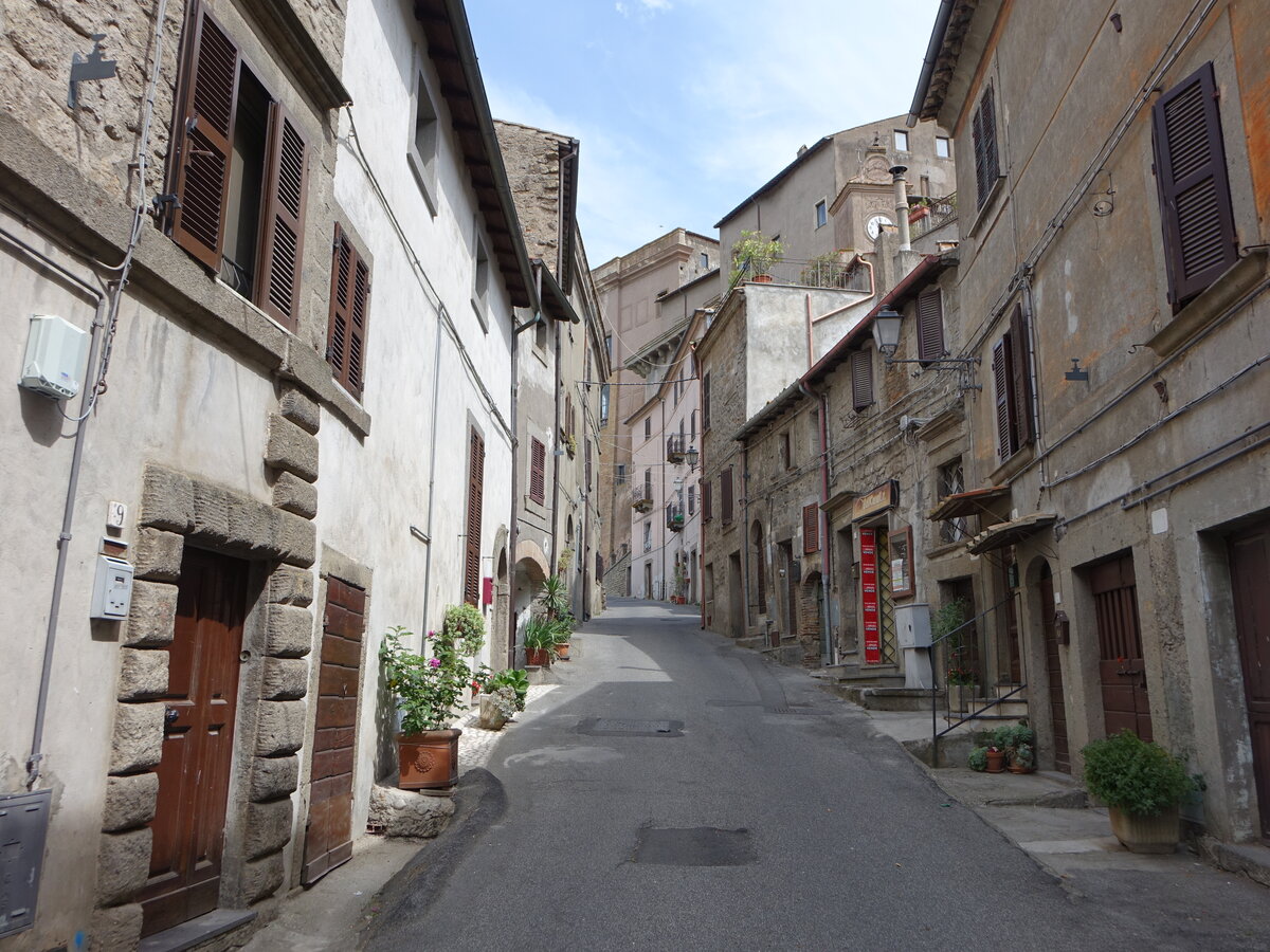 Bomarzo, Huser in der Via Principe di Piemonte (24.05.2022)