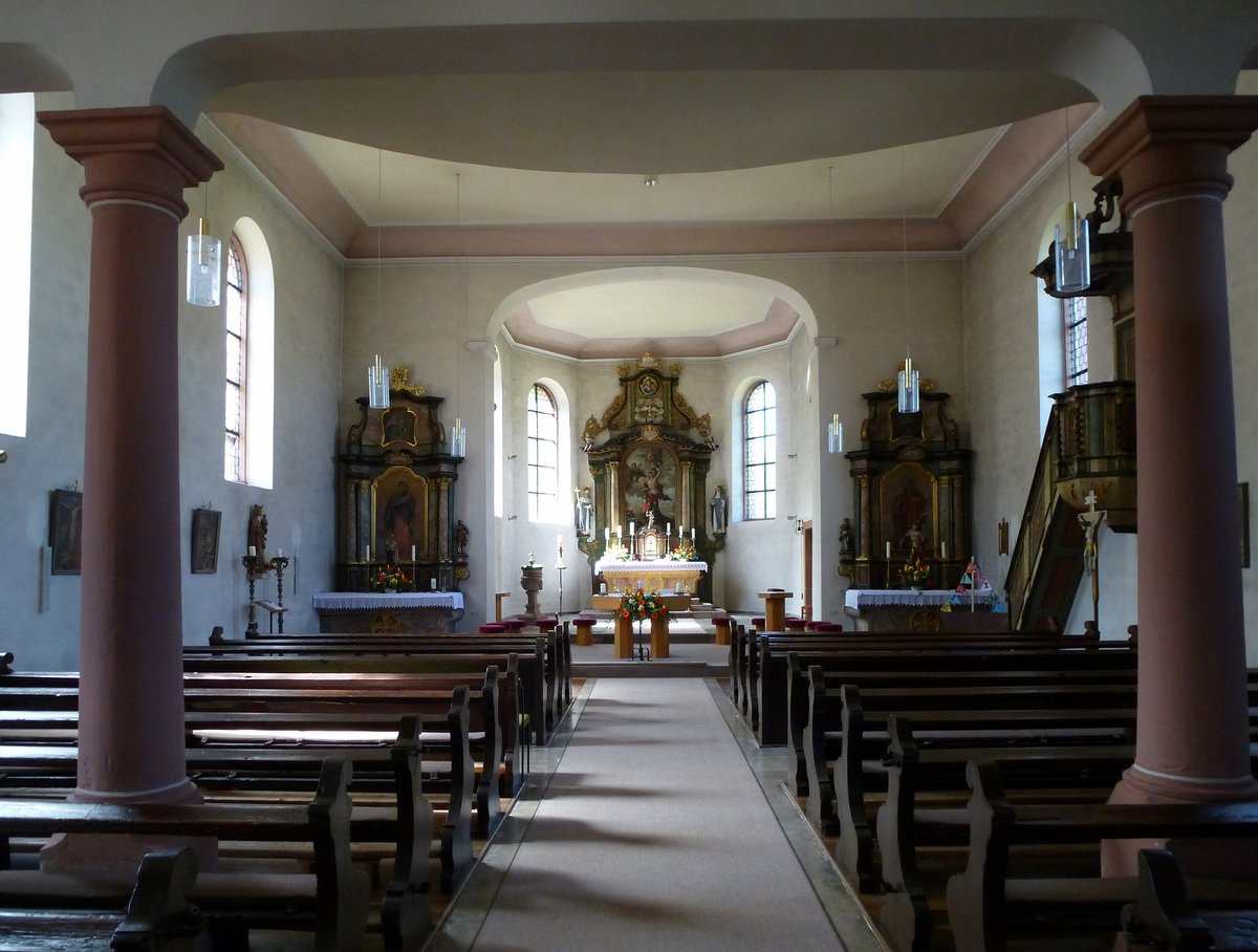 Bombach, Blick zum barocken Hochaltar aus dem 14.Jahrhundert in der Kirche St.Sebstian, April 2017