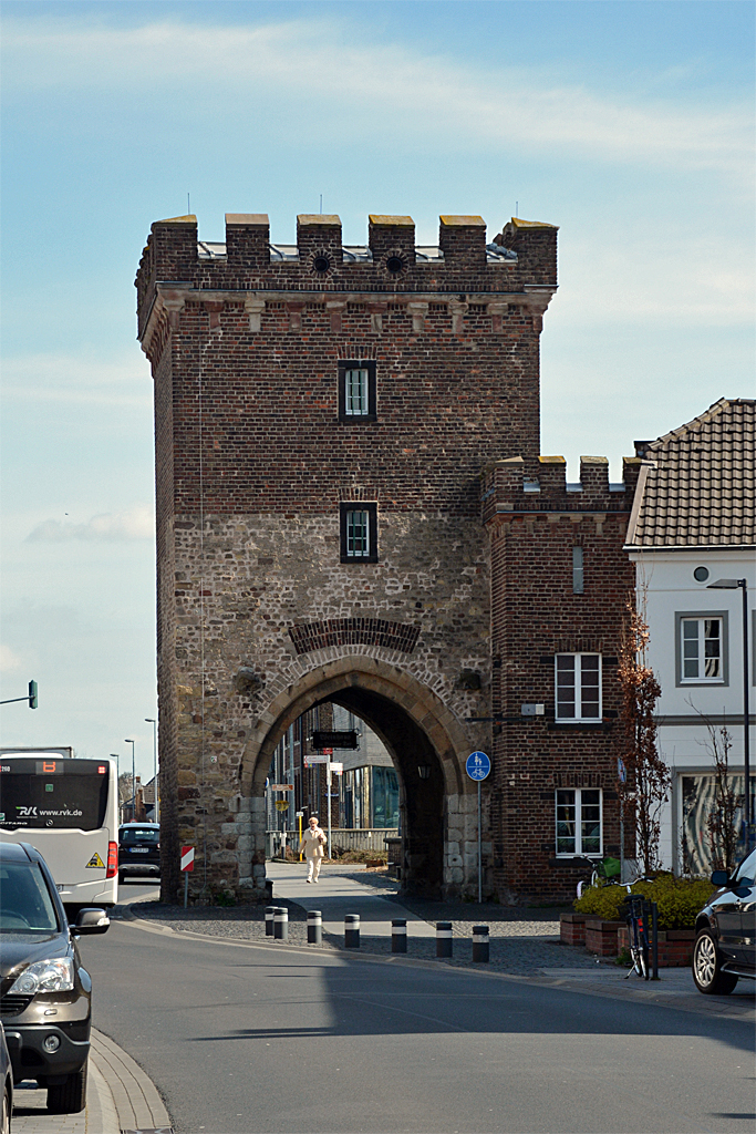 Bonner Tor in Erftstadt-Lechenich (Teil der Stadtbefestigung aus dem 13./14. Jahrhundert) - 19.03.2014