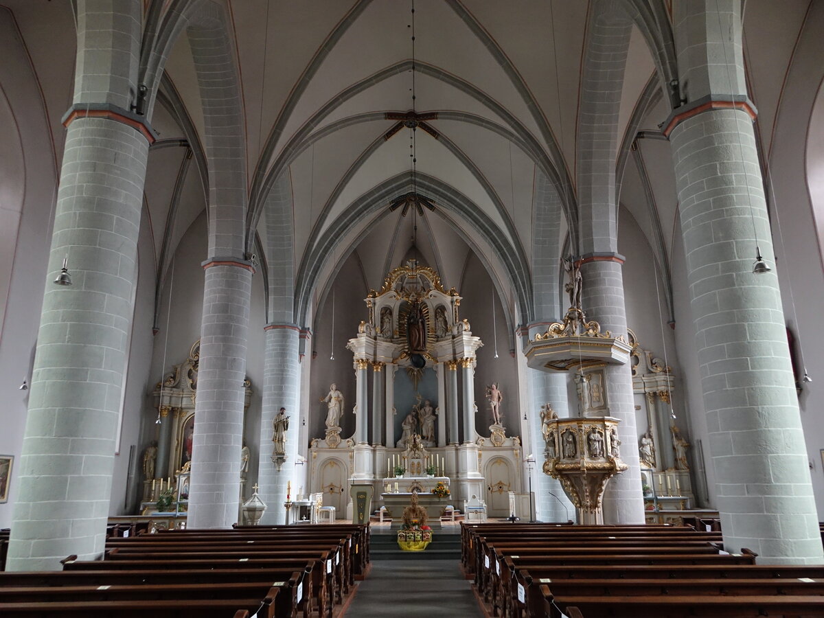 Borgentreich, Innenraum der kath. Pfarrkirche St. Johannes, erbaut von 1833 bis 1836 (05.10.2021)