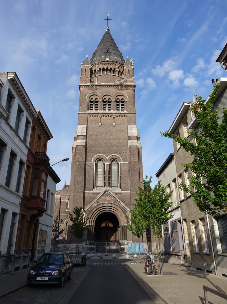 Borgerhout, St. Johannes Kirche, erbaut von 1887 bis 1890 (29.04.2015)