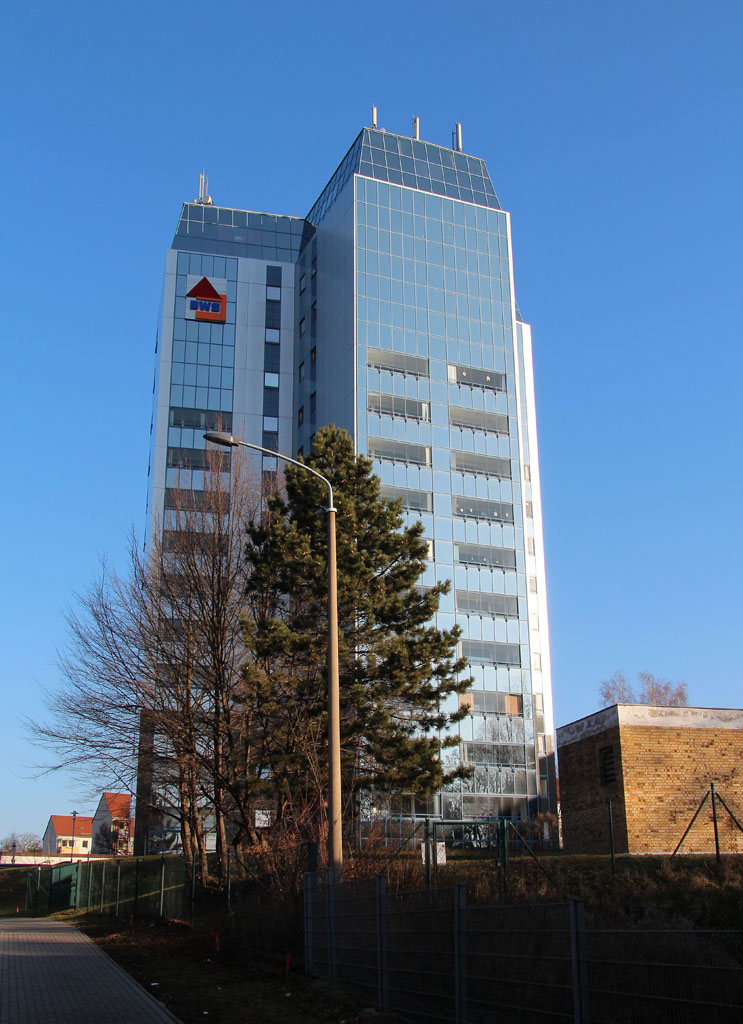 Borna im Februar 2014, Die fr die Erfllung der Aufgabe als Wasserturm vorhandenen Behlter befinden sich in den oberen Etagen des Hochhauses. 