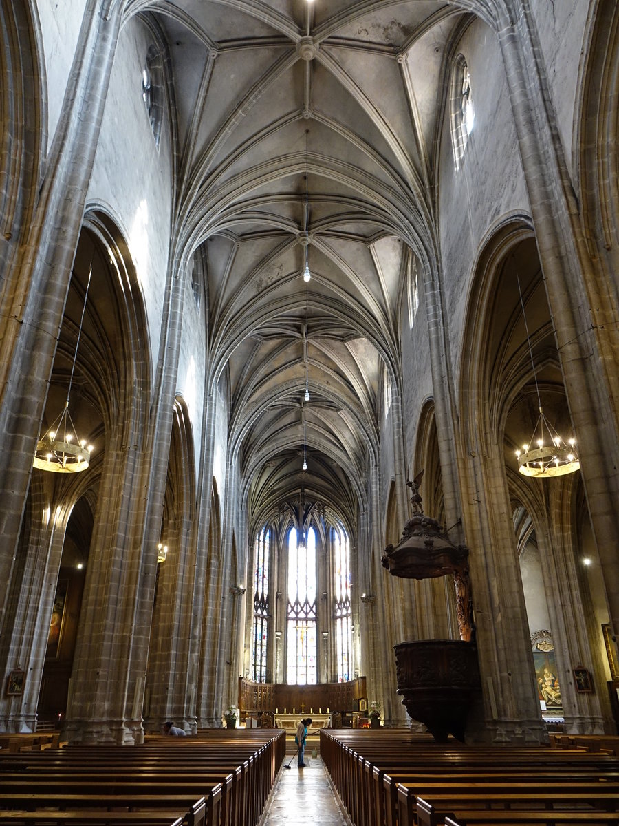 Bourg-en-Bresse, Innenraum der Kathedrale Notre-Dame de Bourg (23.09.2016)