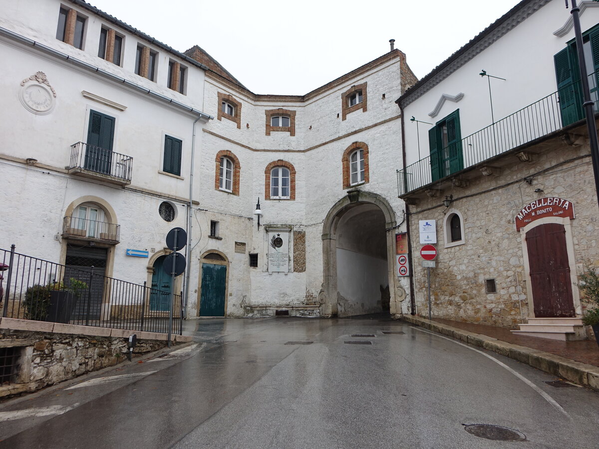 Bovino, Stadttor am Corso Vittorio Emanuele (25.09.2022)