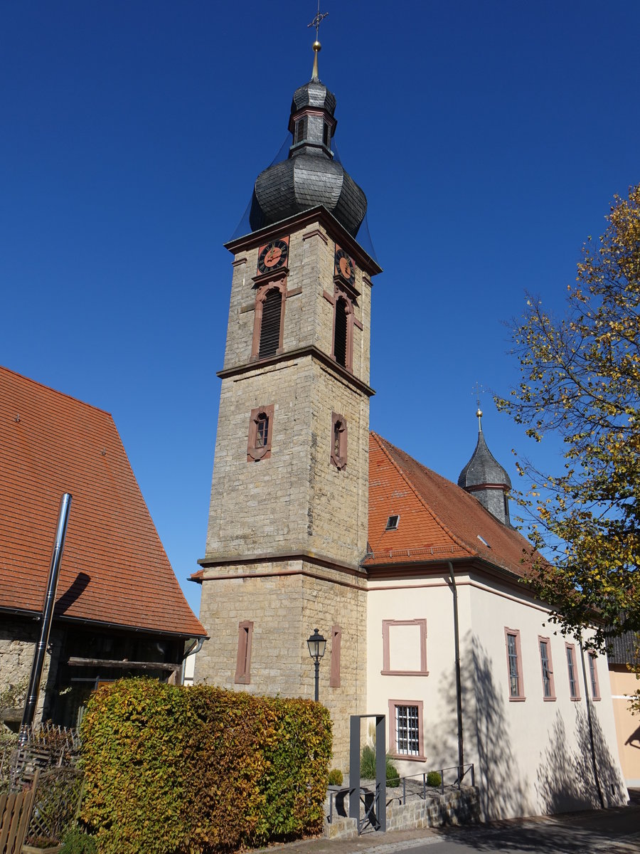 Boxberg, kath. Stadtpfarrkirche St. Aquilinus, erbaut von 1708 bis 1764, Saalbau mit Chorturm (15.10.2017)