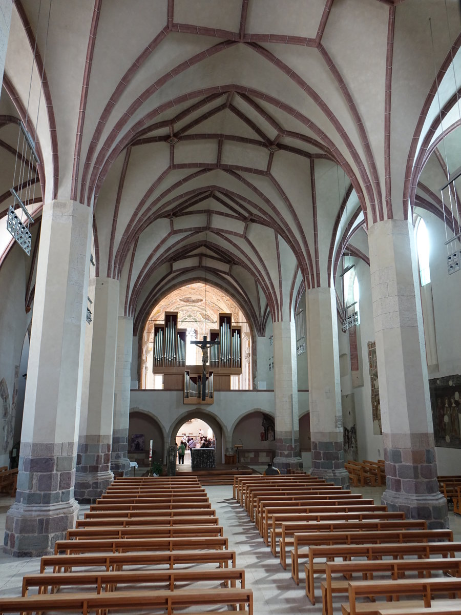Bozen, gotischer Innenraum der Dominikanerkirche, erbaut im 13. Jahrhundert (14.09.2019)