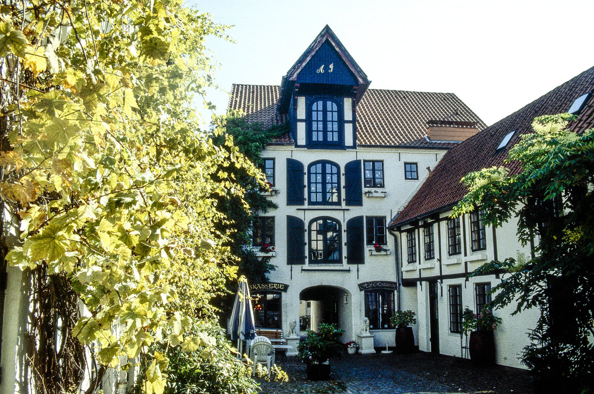 Brasseriehof, Groe Strae 42-44, Flensburg. Bild vom Dia. Aufnahme: August 1999.