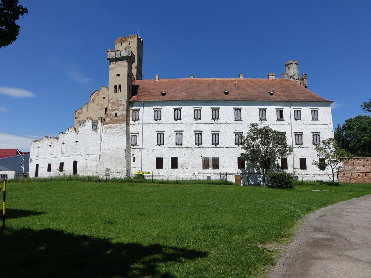 Breclav, Schloss Lundenburg, erbaut im 16. Jahrhundert (31.05.2019)