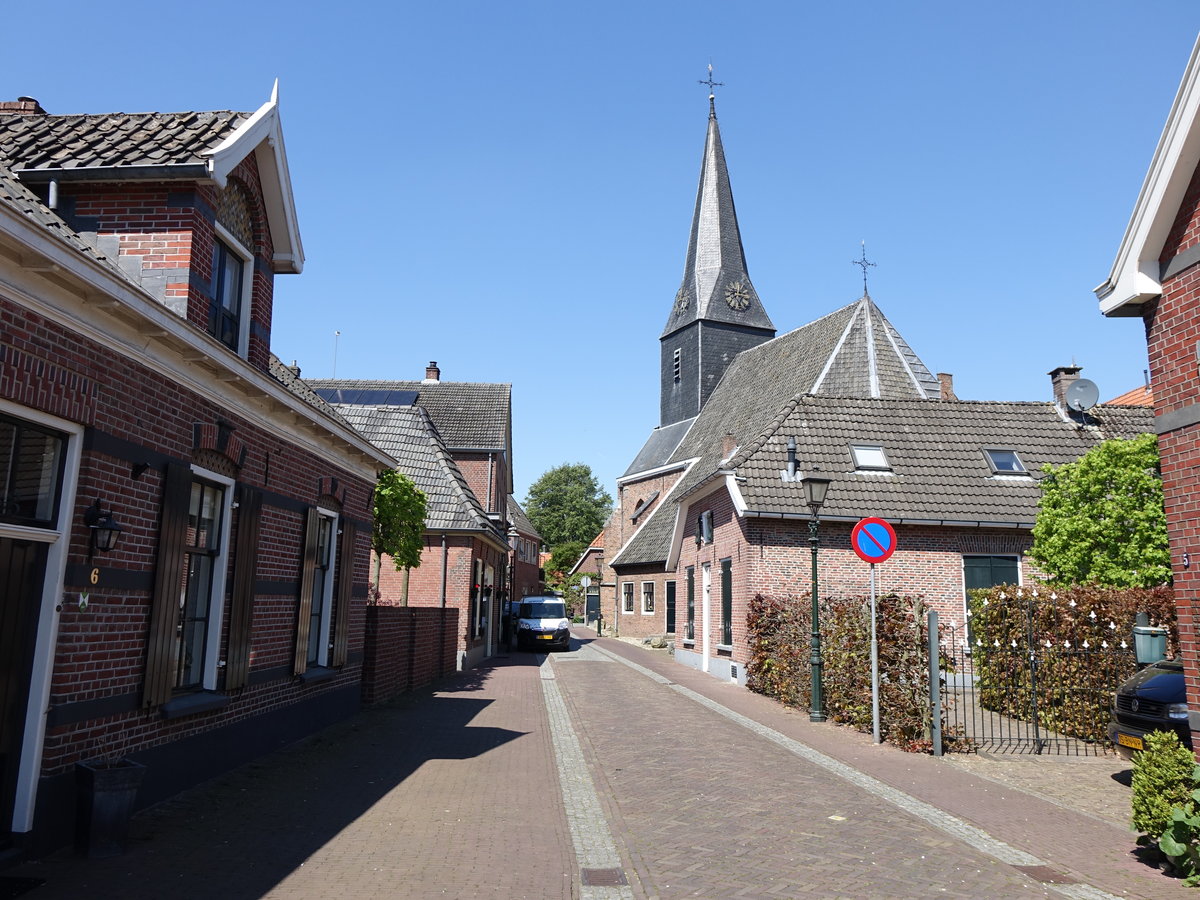 Bredevoort, Boterstraat mit St. Joris Kirche (08.05.2016)