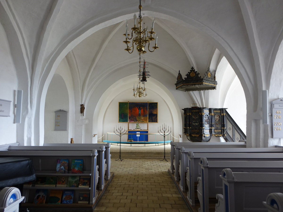 Bregninge, Innenraum mit Kanzel von 1621 in der Ev. Kirche (22.07.2019)