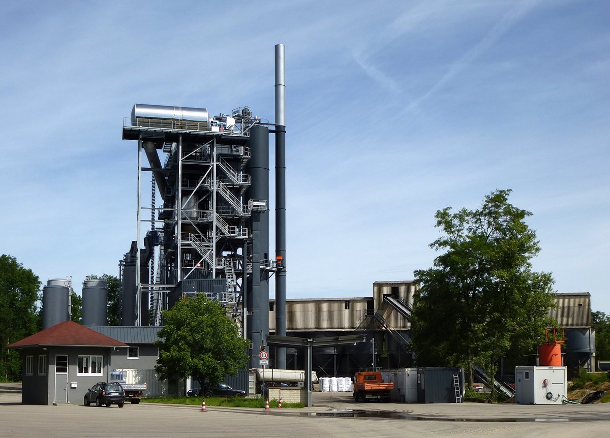 Breisach, Asphaltmischwerk auerhalb der Stadt, Juni 2017