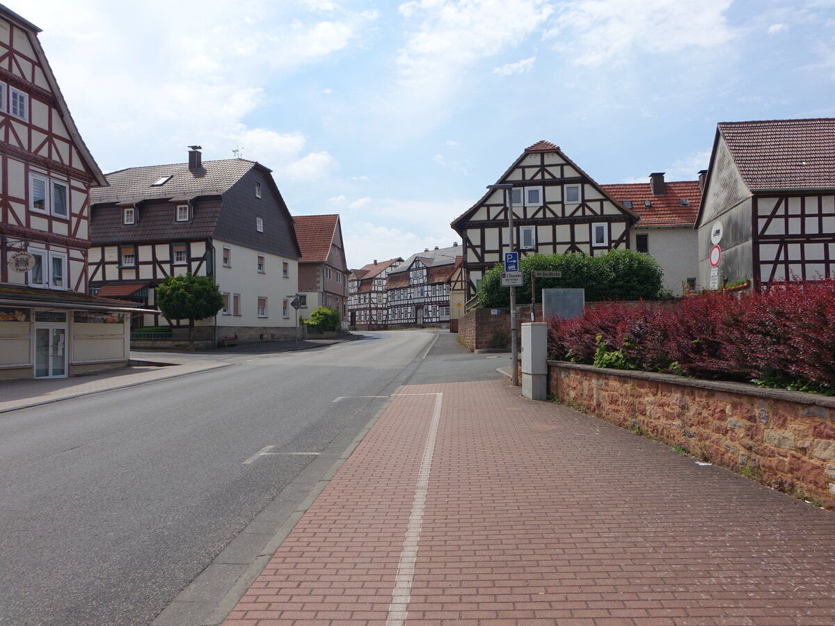 Breitenbach am Herzberg, Fachwerkhuser in der Hauptstrae (04.06.2022)