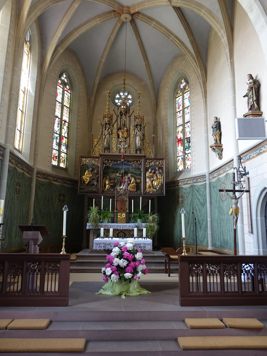 Breitenbach, neugotischer Hochaltar in der Pfarrkirche Hl. Familie (27.05.2018)
