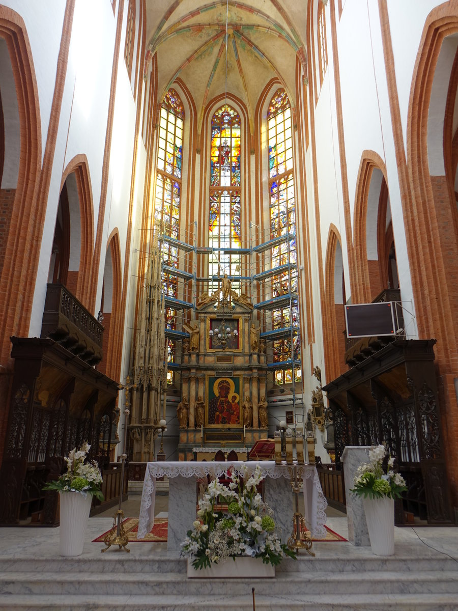 Breslau / Wroclaw, barocker Hochaltar von 1653 in der St. Elisabeth Kirche (03.10.2020)