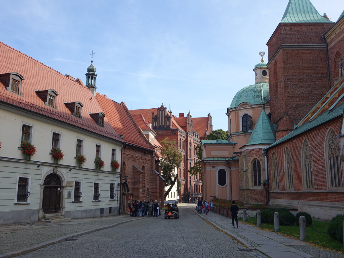 Breslau / Wroclaw, Gebäude und St. Ägidien Kirche am Plac Katedralny (03.10.2020)